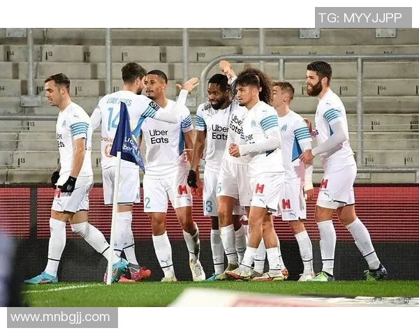 法甲保级大战来袭巴黎FC主场迎战欧塞尔争夺关键三分